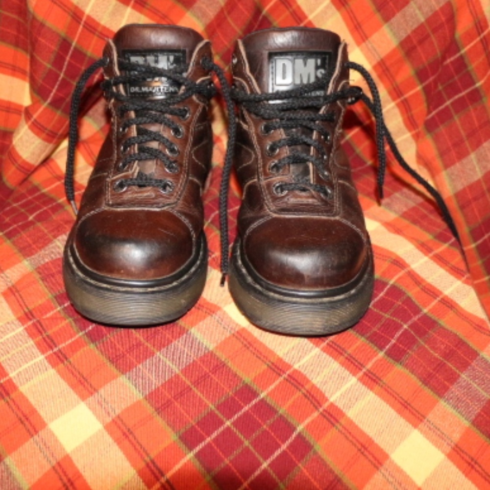 DOC MARTENS' SZ 6 VINTAGE 80'S MADE IN ENGLAND